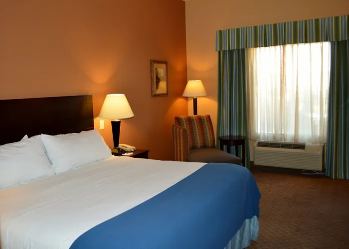 Express & By Ihg 3*