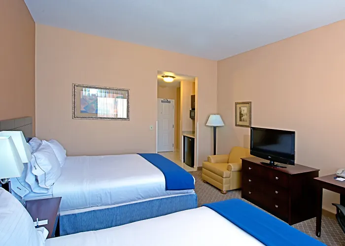 Express & By Ihg Hotel 3*