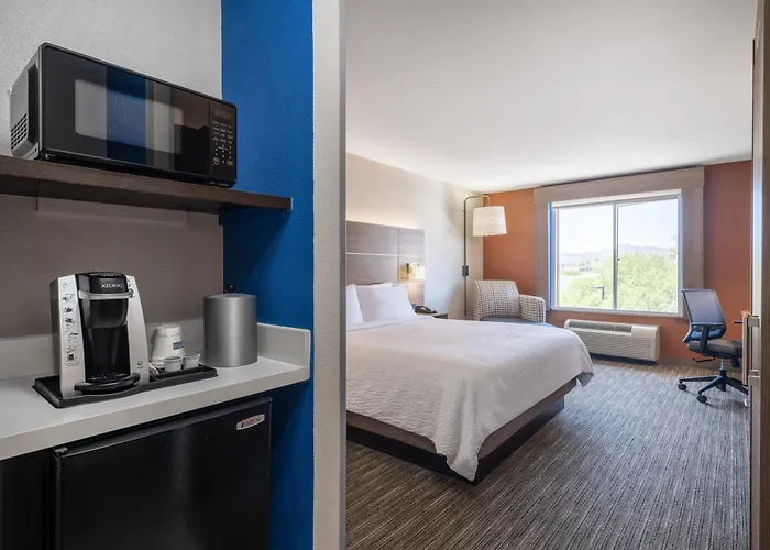 Express & By Ihg 3*