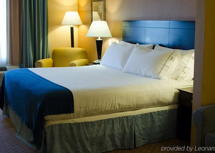 Hotel Express & By Ihg 3*